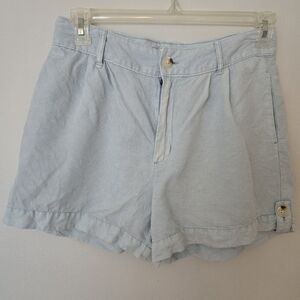 Nicole Miller Linen blend light blue short. Size  8